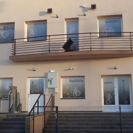 Bubble Es Rendezvenykoezpont