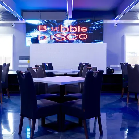 Bubble Es Rendezvenykoezpont Hotel 3*