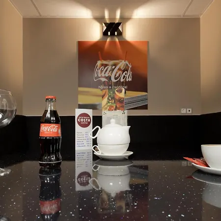 Bubble Es Rendezvenykoezpont 3*