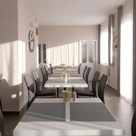 Bubble Es Rendezvenykoezpont Hotell Zalaegerszeg